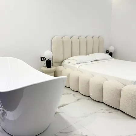 Mia 201