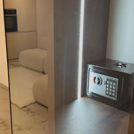 Mia 201 * 地拉那